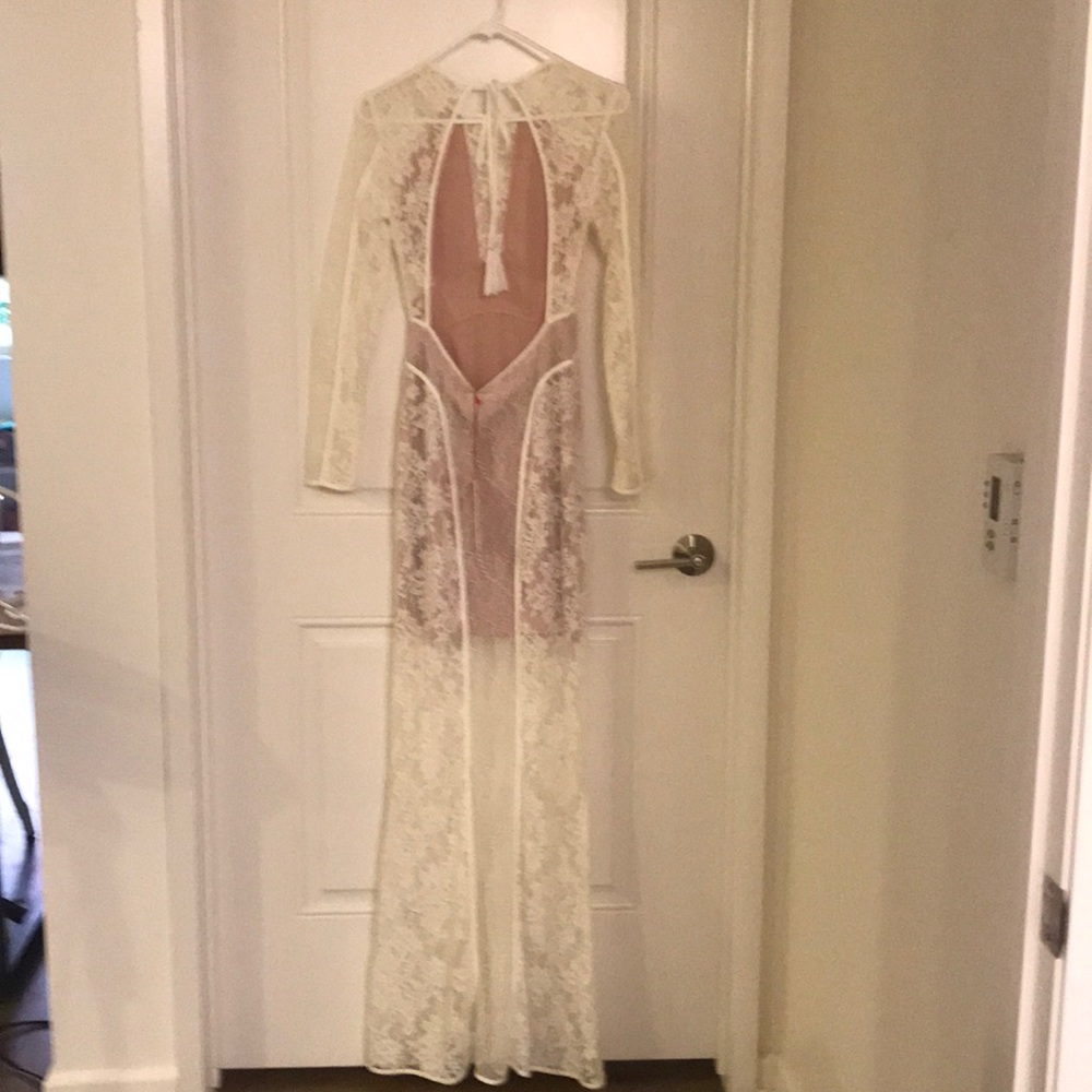 Lace floor length dress - Picture 4 of 4